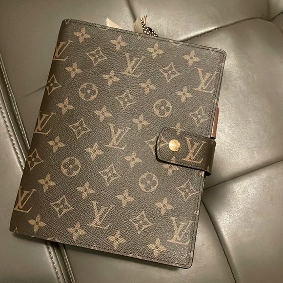 🟫⬜️🟫Louis Vuitton🟫⬜️🟫Large Ring Agenda Monogram - 1 year old, like NEW! - Picture 9 of 10